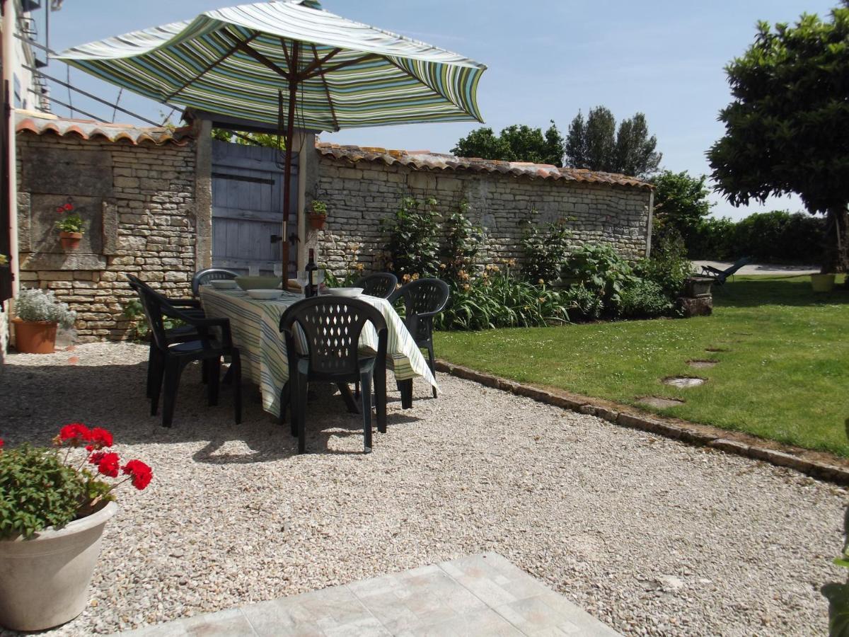 Gite Chez Riviere Nantillé Exterior foto